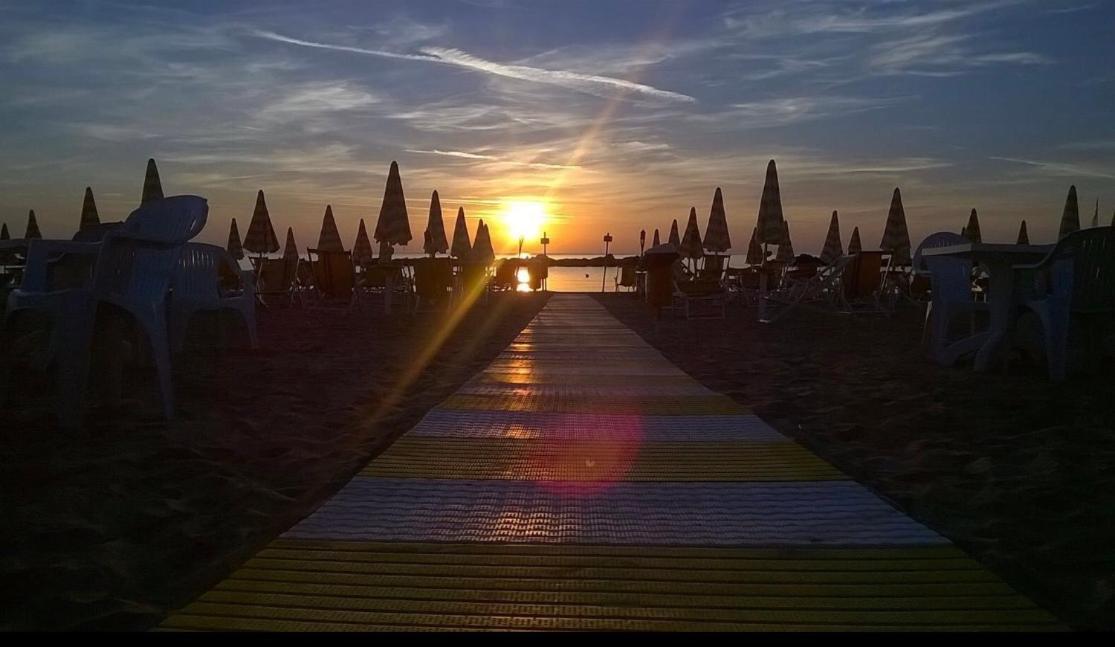 Hotel La Perla Купра Маритима Екстериор снимка
