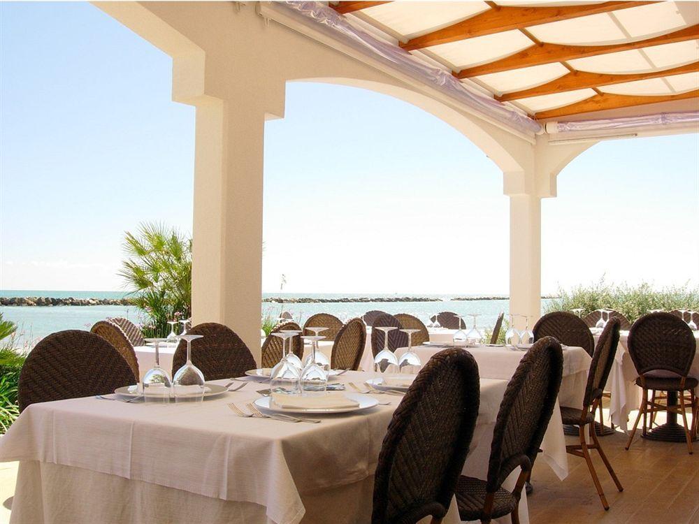 Hotel La Perla Купра Маритима Екстериор снимка