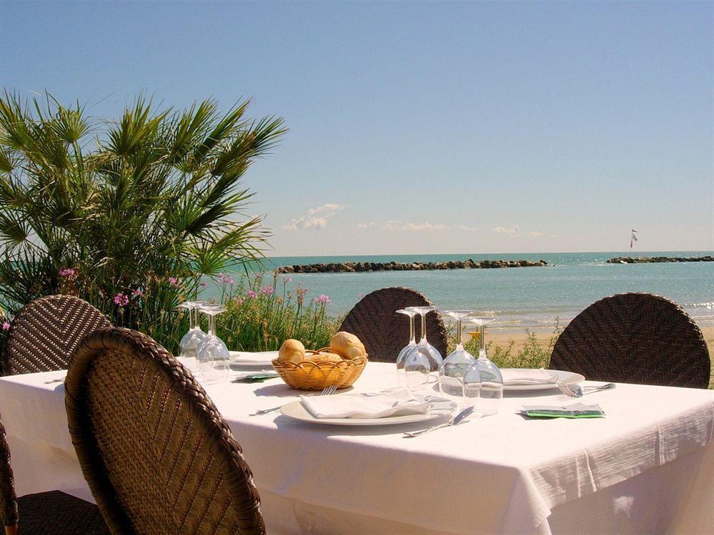 Hotel La Perla Купра Маритима Екстериор снимка
