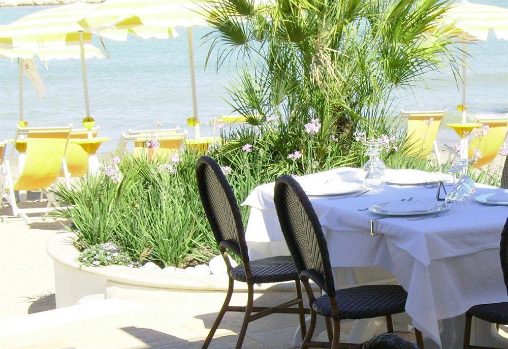 Hotel La Perla Купра Маритима Екстериор снимка