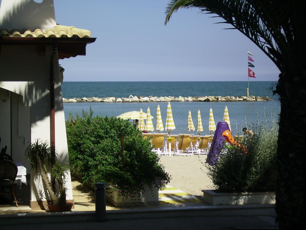 Hotel La Perla Купра Маритима Екстериор снимка